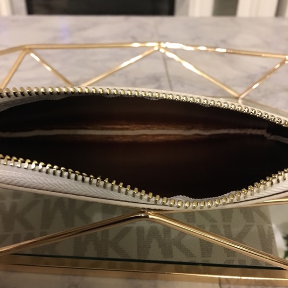 🆕 Michael Kors Belt Bag with Pull Chain - Picture 3 of 4